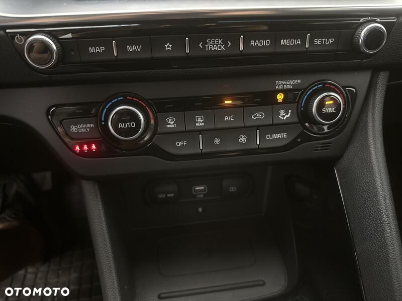 Kia Niro 1.6 GDI Hybrid L Business Line - 18