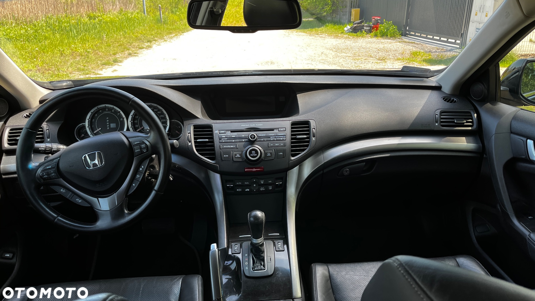 Honda Accord 2.0 Executive - 31