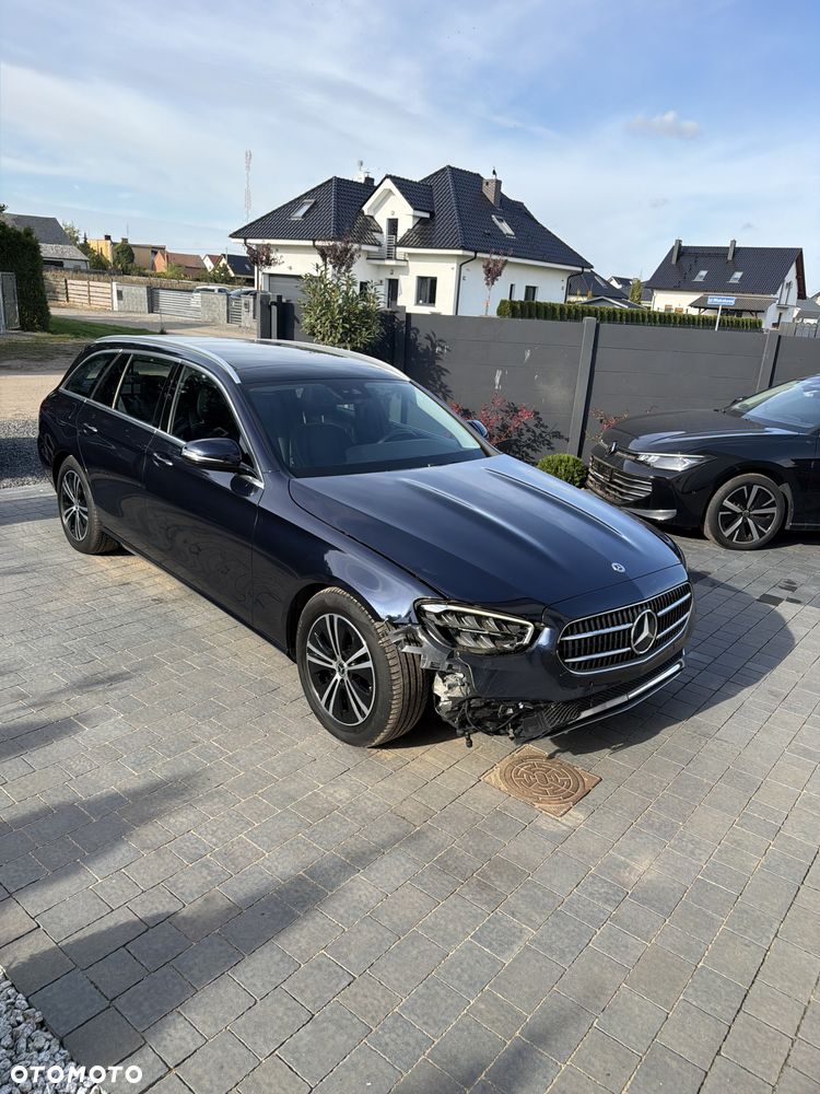 Mercedes-Benz E-Class 2022 photo 4