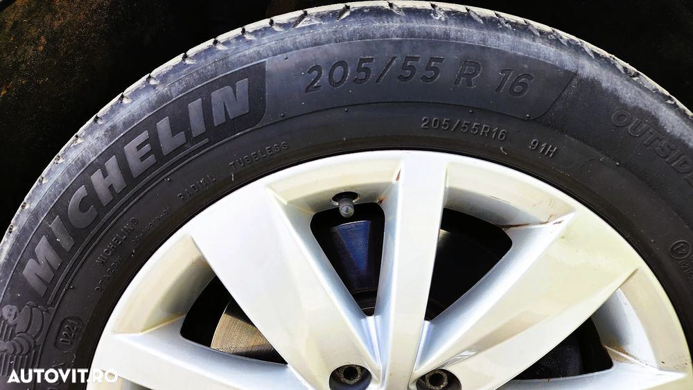 Volkswagen Passat 2.0 TDI BlueMotion Technology Comfortline - 17