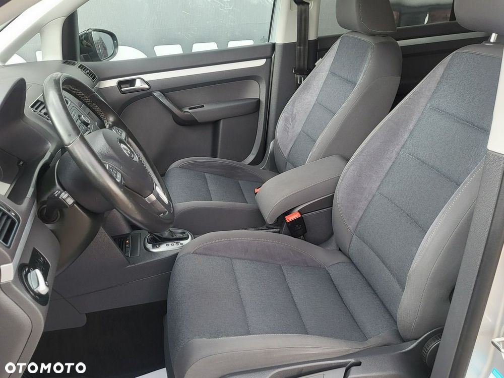 Volkswagen Touran - 26
