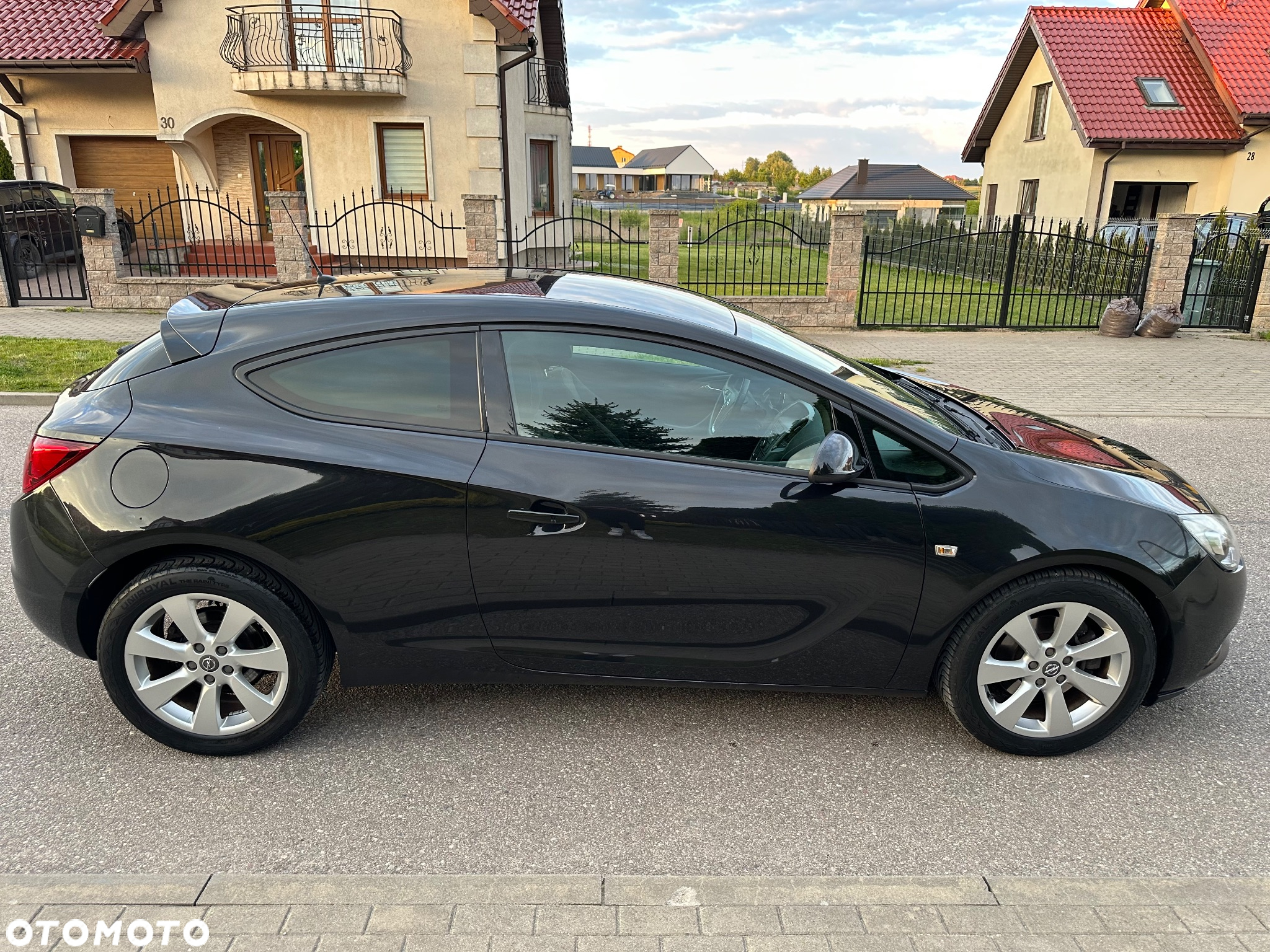 Opel Astra IV GTC 1.4 T Sport S&S - 6