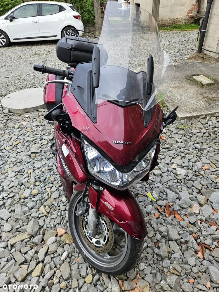 Honda ST - 8