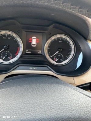 Skoda Octavia 1.6 TDI SCR Ambition DSG - 9