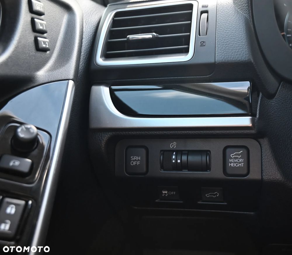 Subaru Forester 2.0 XT Platinum Lineartronic - 33