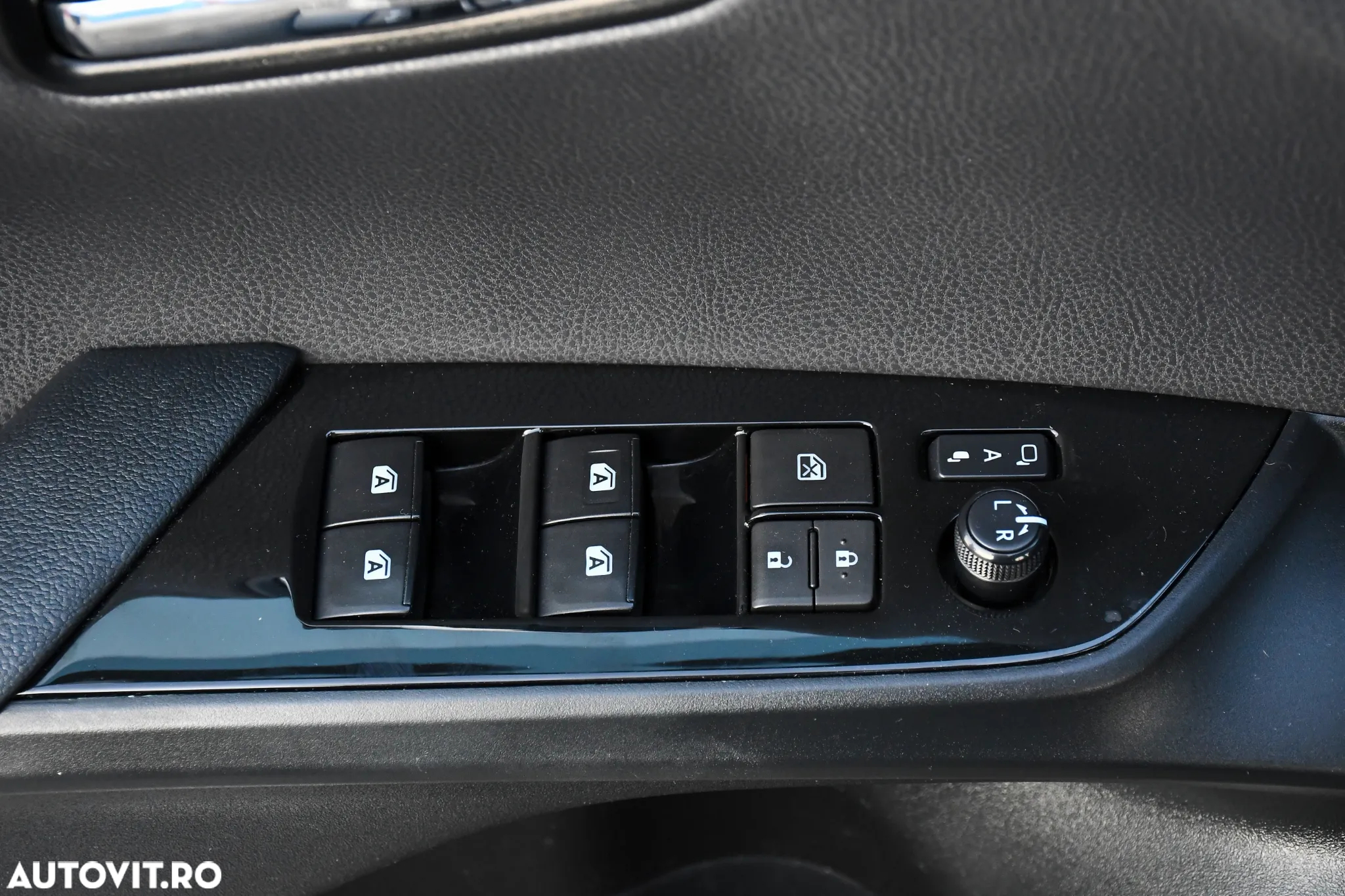 Toyota Prius 1.8 Dual VVT-i Sol+ - 21