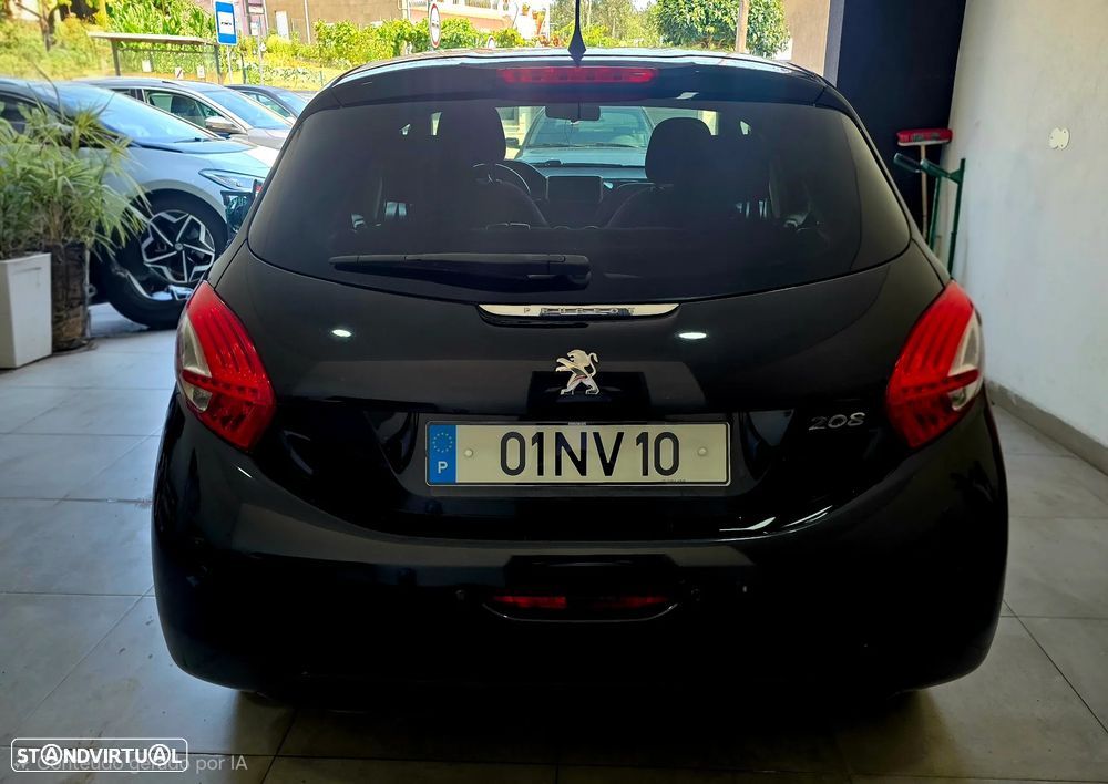 Peugeot 208 1.4 HDi Allure - 4