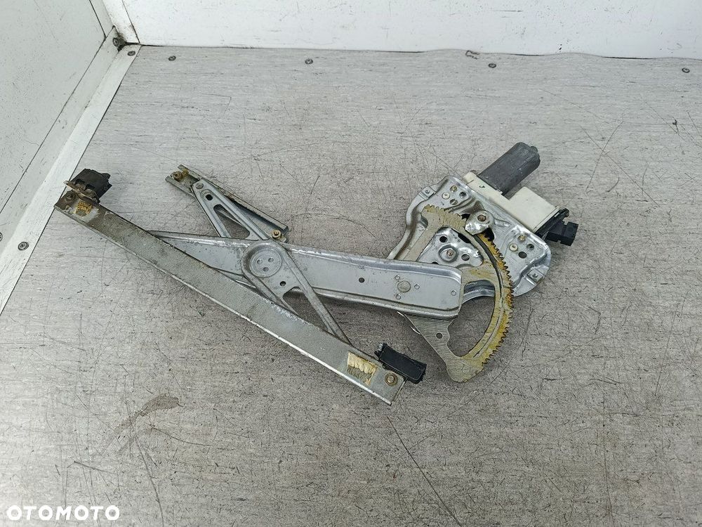 PODNOŚNIK SZYBY PRAWY PRZÓD TOYOTA COROLLA IX E12 992046-100  0130822032 - 3