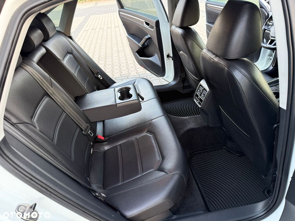 Volkswagen Passat - 21