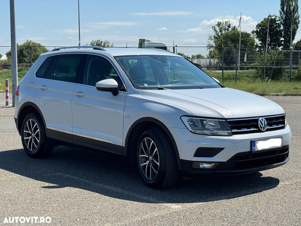 Volkswagen Tiguan - 1