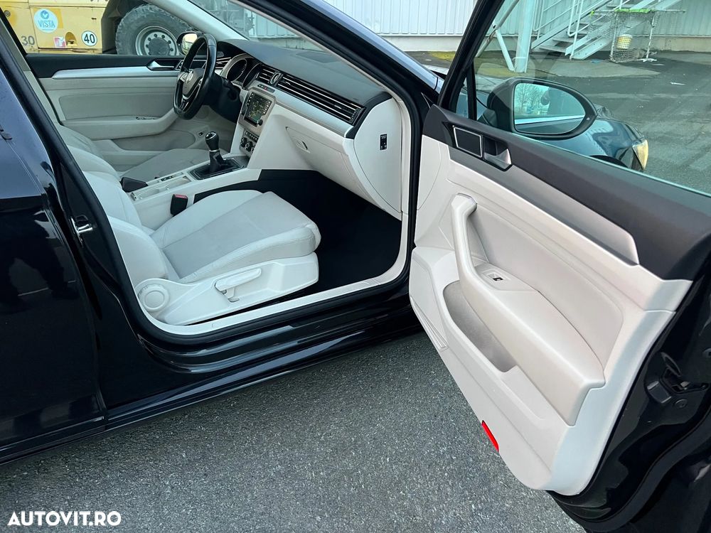 Volkswagen Passat - 36
