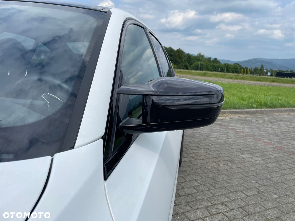 BMW Seria 3 320i xDrive M Sport - 17
