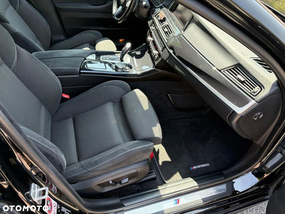 BMW Seria 5 520d xDrive - 13