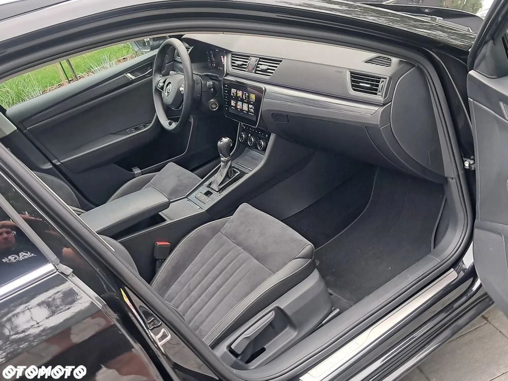 Skoda Superb 2.0 TDI DSG Premium Edition - 30