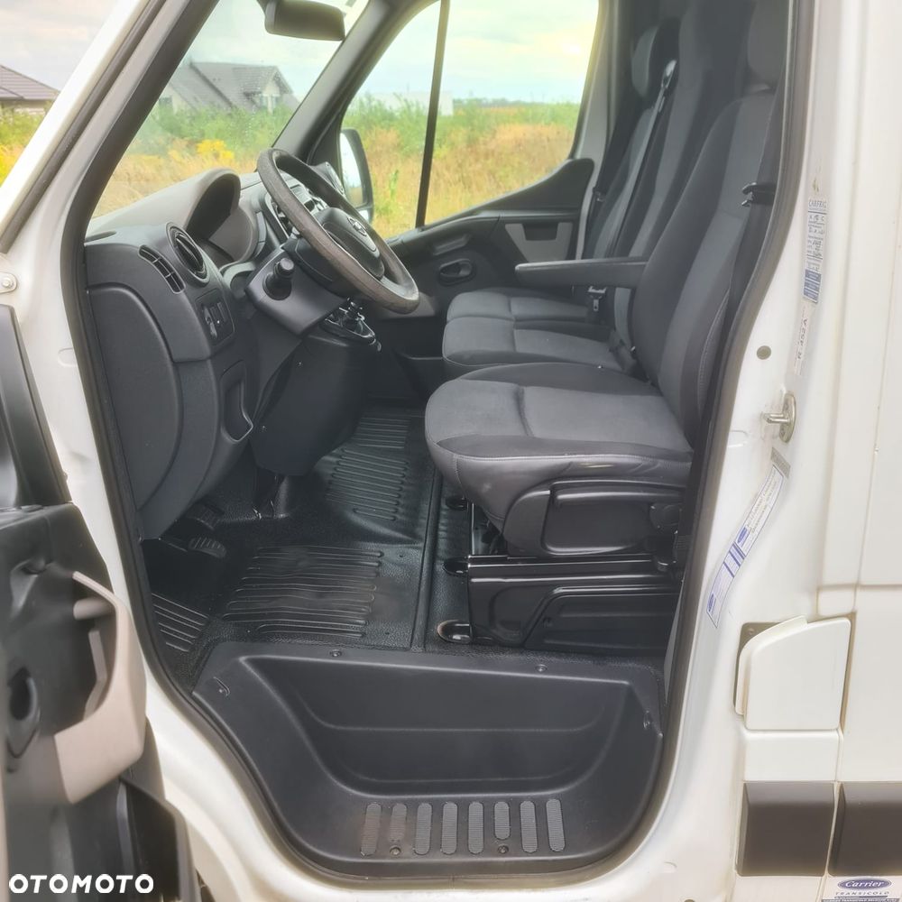 Nissan NV400 - 17