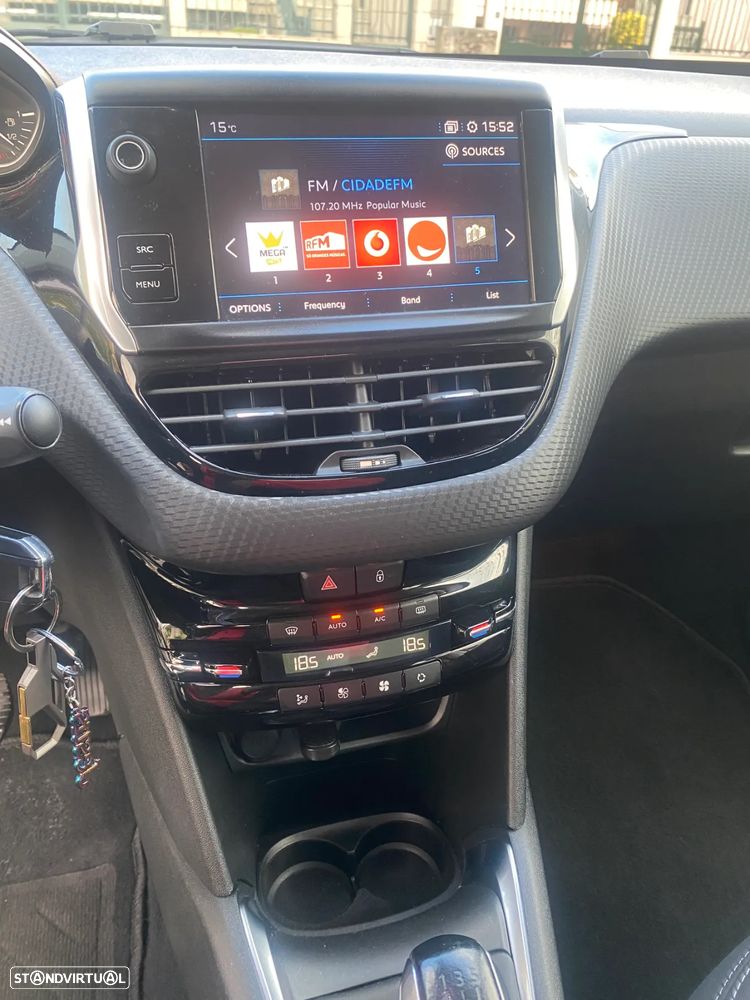 Peugeot 208 PureTech 82 Start & Stop Allure - 19