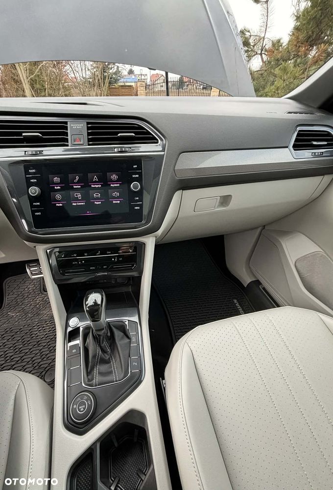Volkswagen Tiguan - 10