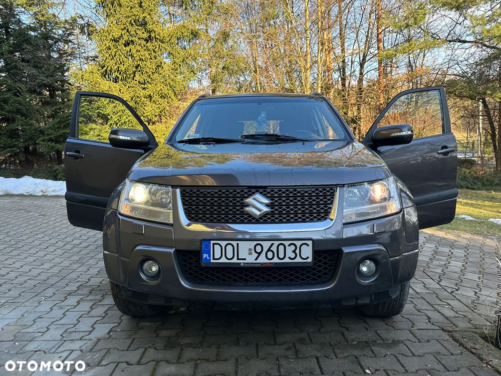 Suzuki Grand Vitara 2.4 De Luxe - 12