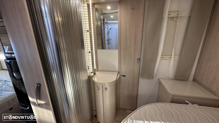 Rapido Serie 6F 680 FF C.central e basculante - 19