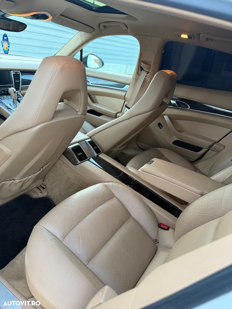Porsche Panamera - 8