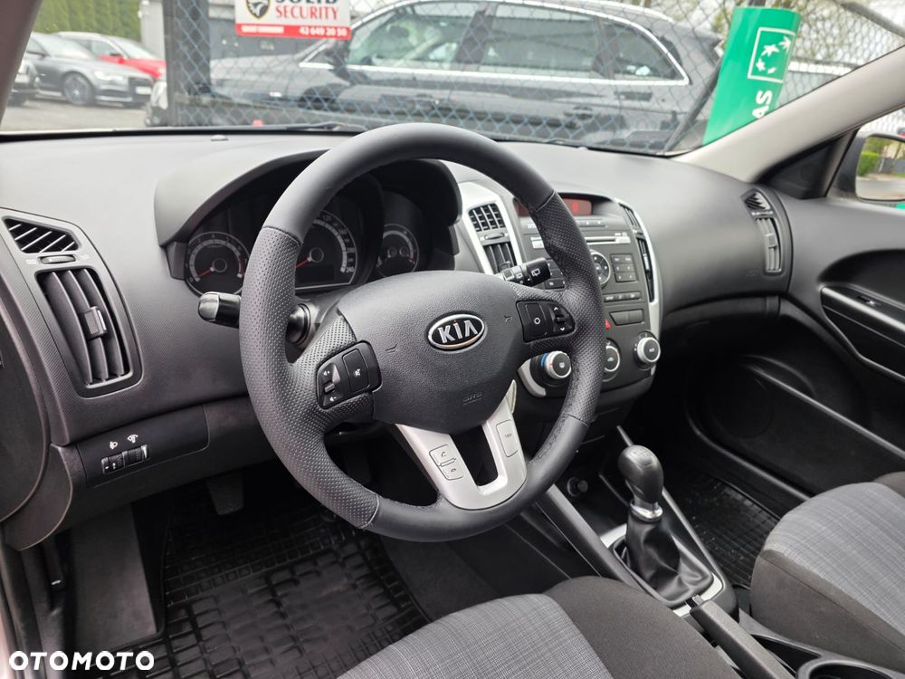 Kia Ceed 1.6 Comfort - 14