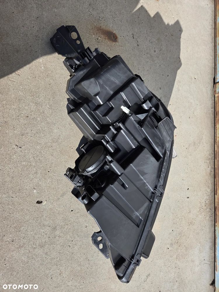 Lampa przednia prawa zwykła  Peugeot 3008 II 5008 II NOWA - 15