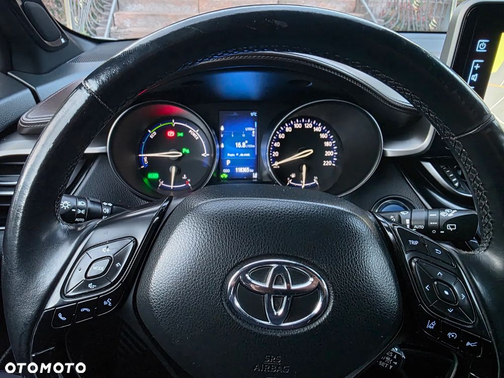 Toyota C-HR 1.8 Hybrid Neon Lime powered by JBL - 26