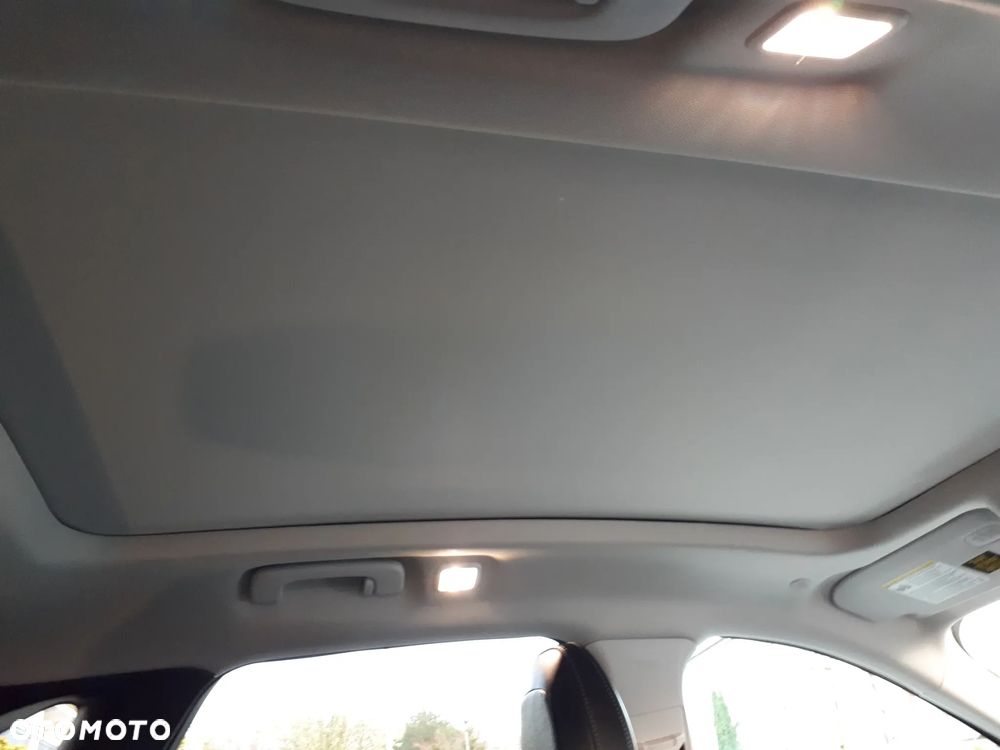 Ford Escape 2.0 EcoBoost AWD Titanium - 23