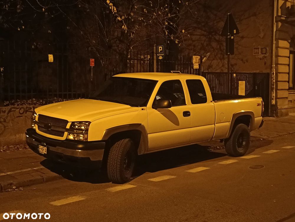 Chevrolet Silverado - 3