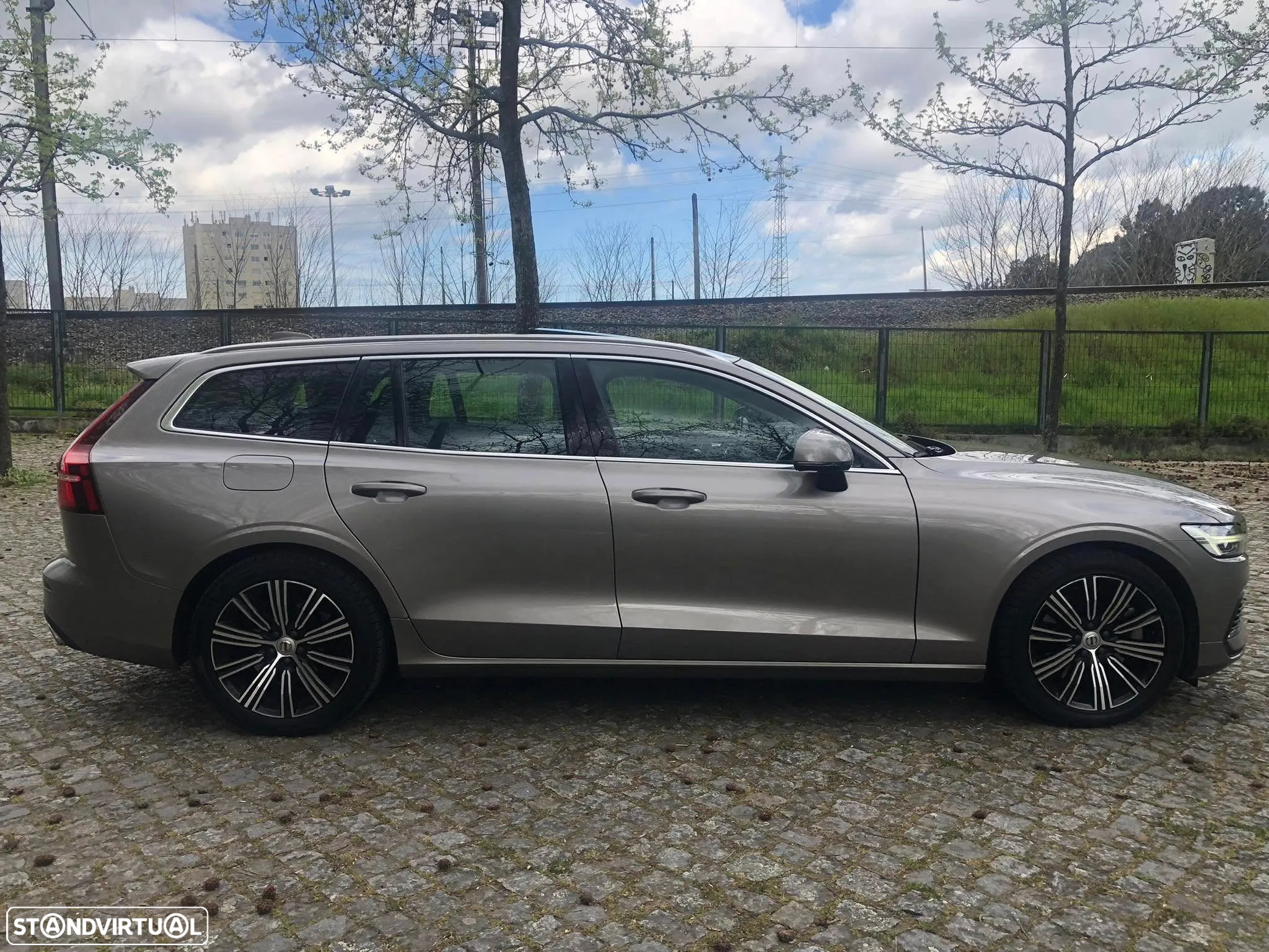 Volvo V60 2.0 T8 AWD TE Inscription - 4