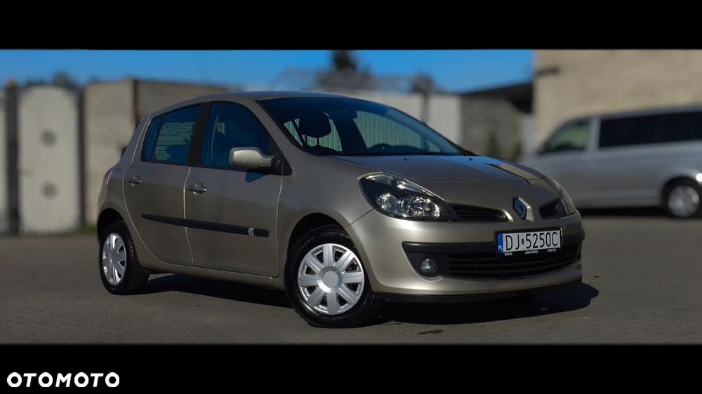 Renault Clio - 8