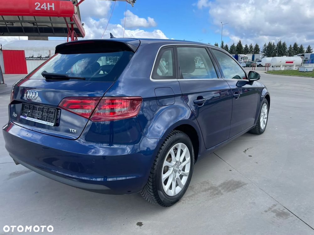 Audi A3 Sportback 1.6 TDI design - 4