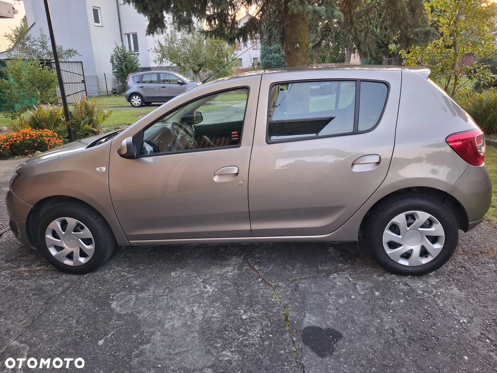 Dacia Sandero 1.2 16V Laureate EU6 - 5