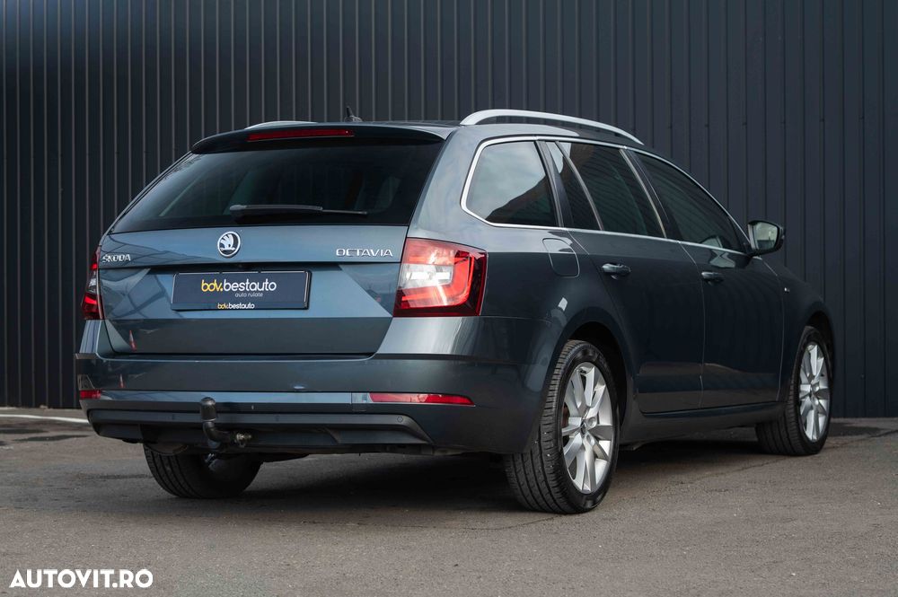 Skoda Octavia Combi 2.0 TDI DSG Clever - 35