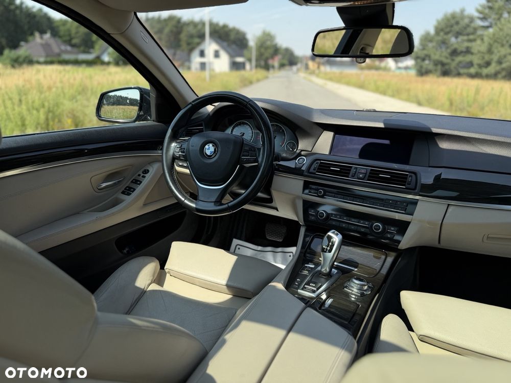 BMW Seria 5 525d xDrive Luxury Line - 18