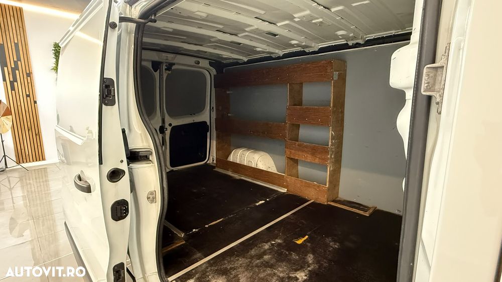 Renault Trafic - 15
