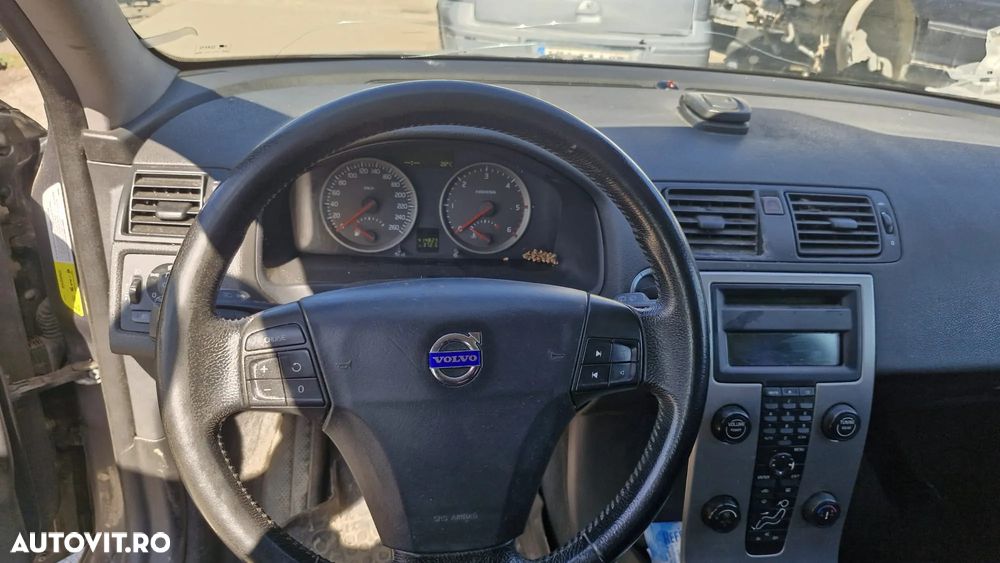 Dezmembram Volvo V50 an 2007 motor 1.6 Diesel Euro 4 - 3