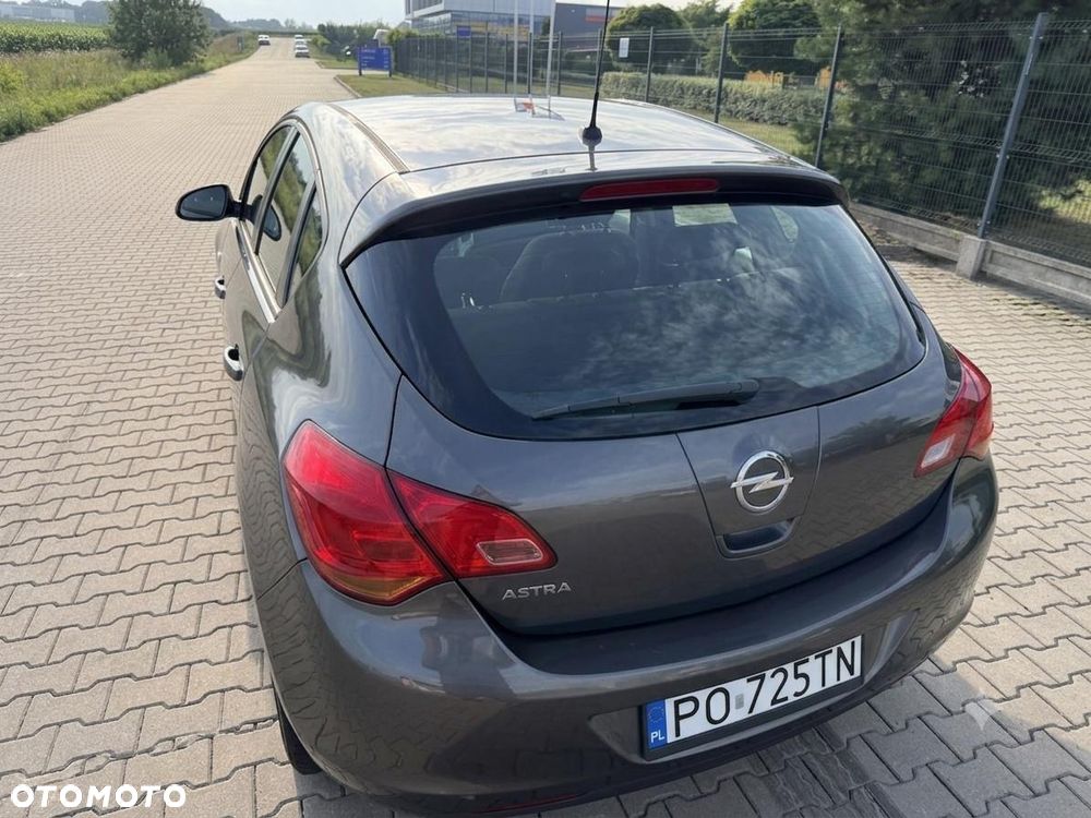 Opel Astra 1.6 Cosmo - 10