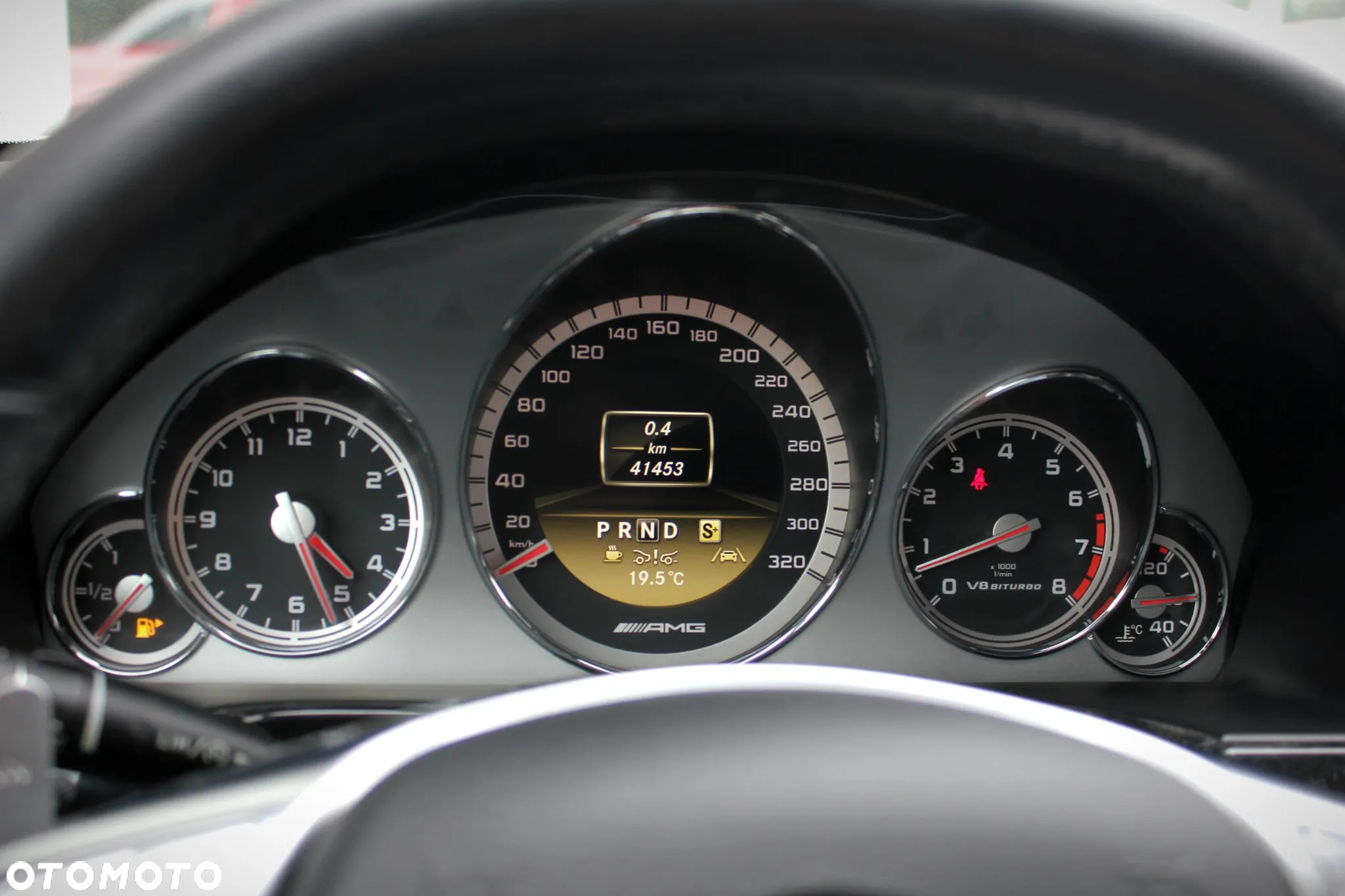 Mercedes-Benz Klasa E 63 AMG - 8