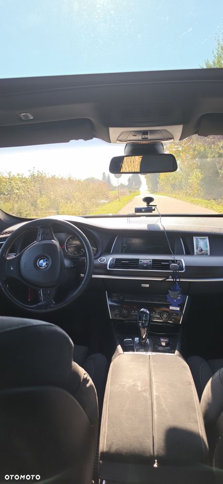 BMW 5GT - 30