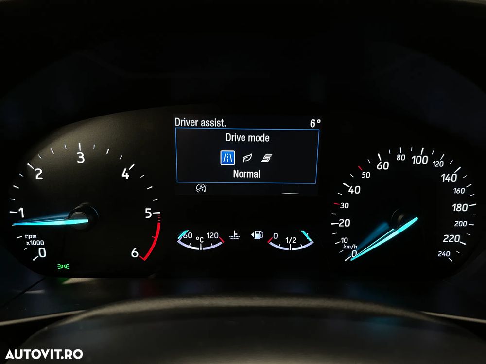 Ford Focus 1.5 EcoBlue Connected - 19