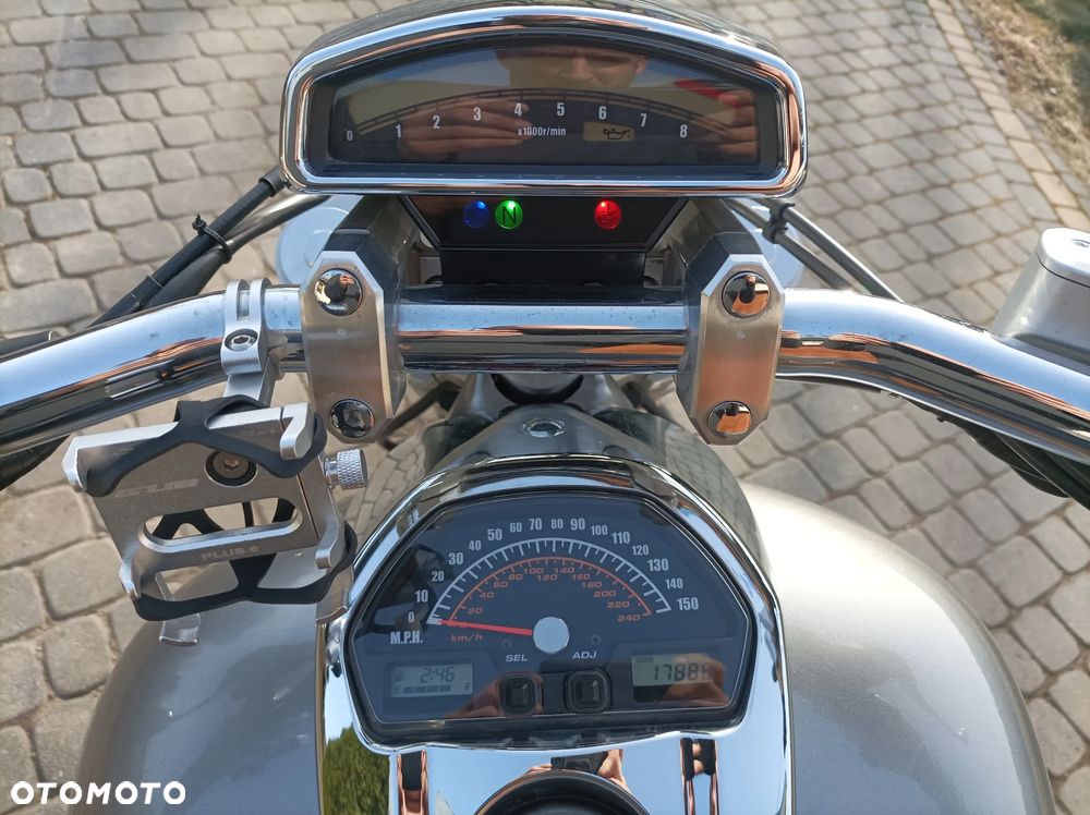 Suzuki Boulevard - 9