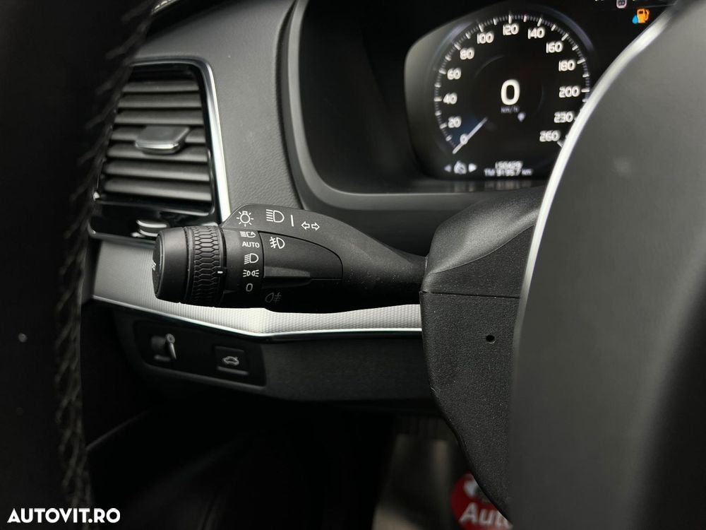 Volvo XC 90 B5 D AWD Plus Dark - 23