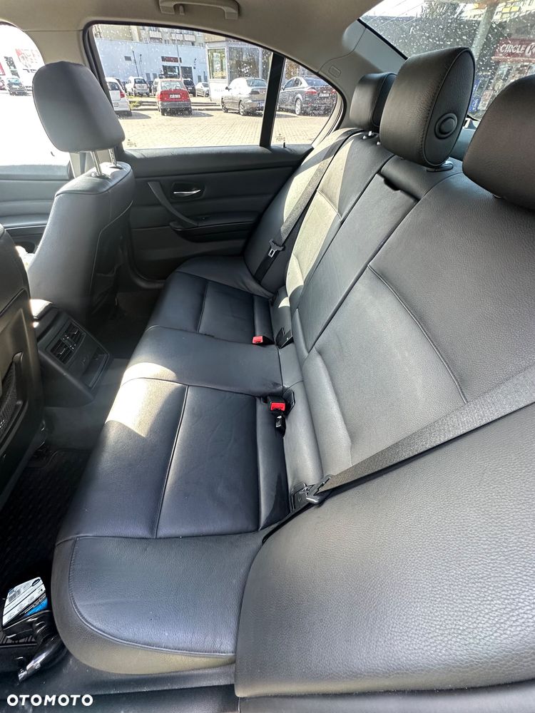 BMW Seria 3 320d Efficient Dynamics - 8