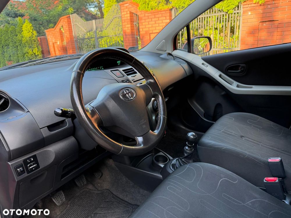 Toyota Yaris 1.33 Sol - 13
