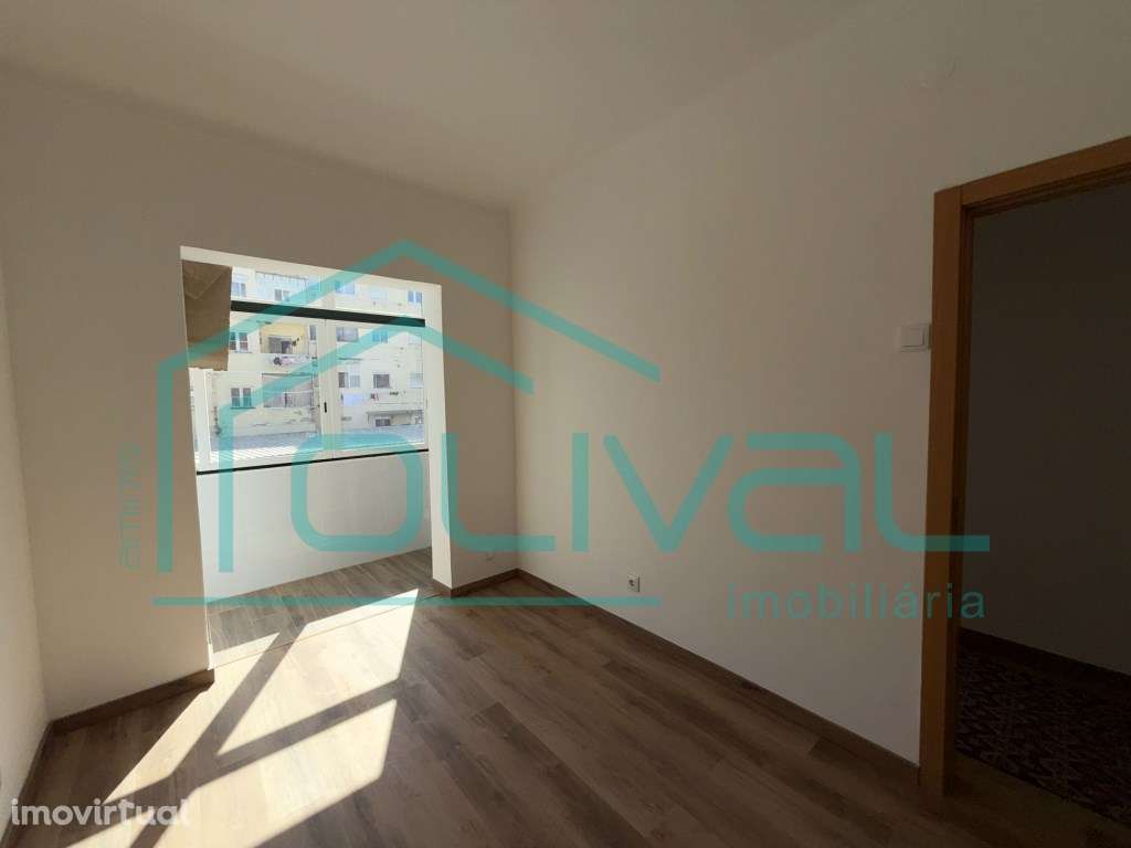Apartamento T2 Renovado Centro de Alverca do Ribatejo - Grande imagem: 2/20