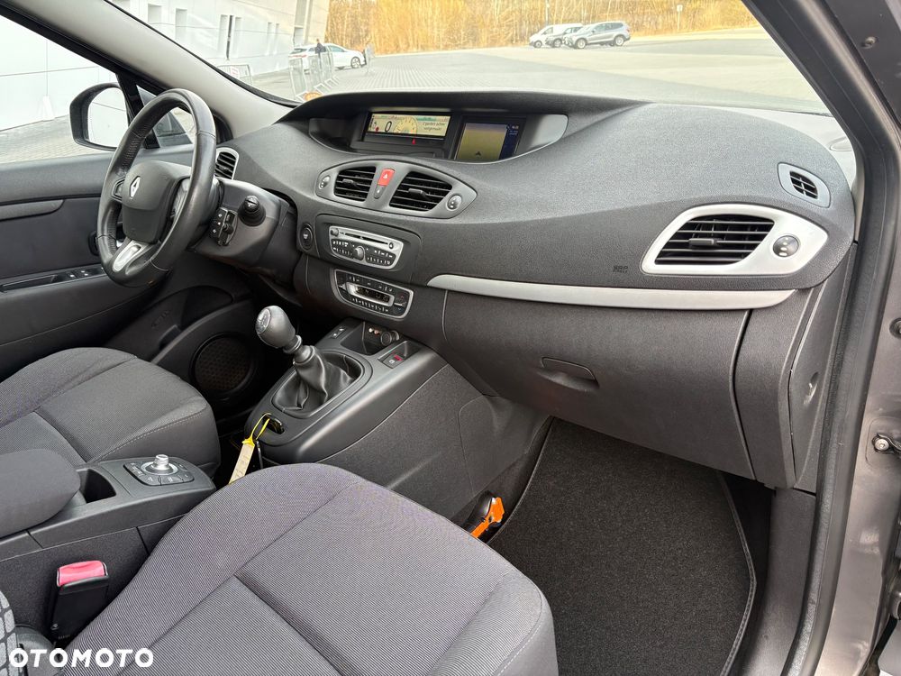 Renault Scenic 1.6 16V 110 Dynamique - 26