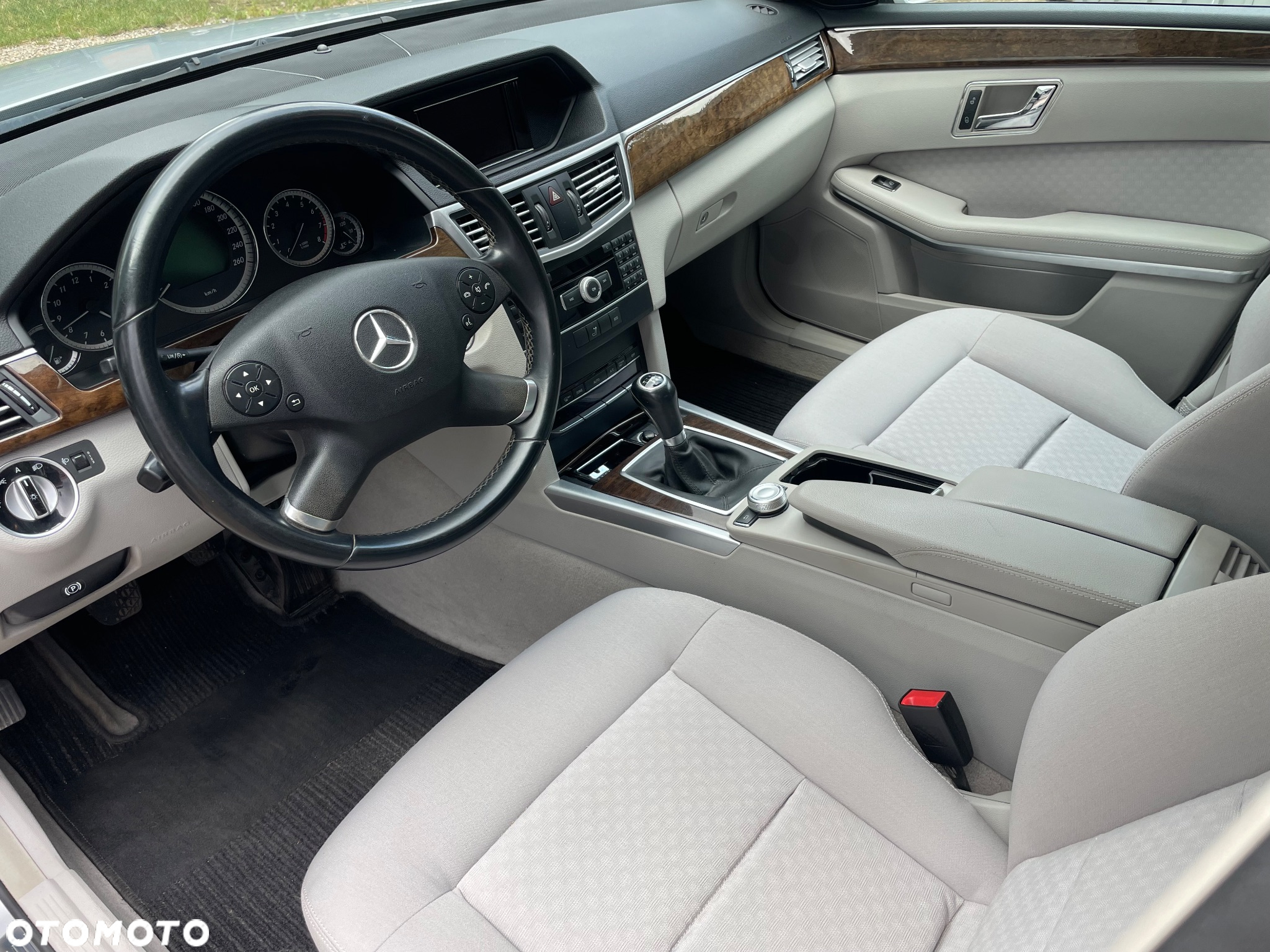 Mercedes-Benz Klasa E - 6