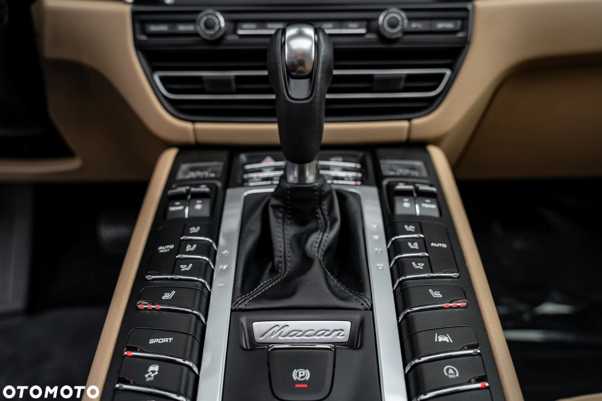 Porsche Macan - 31