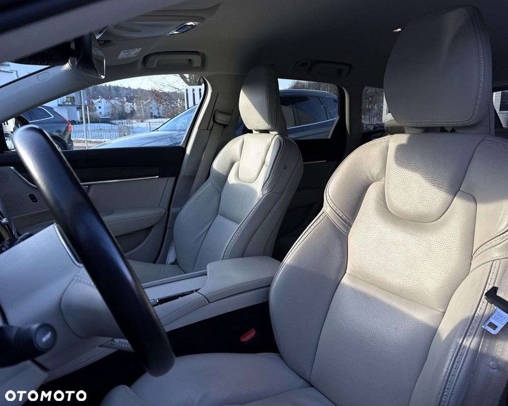 Volvo V90 Cross Country - 31
